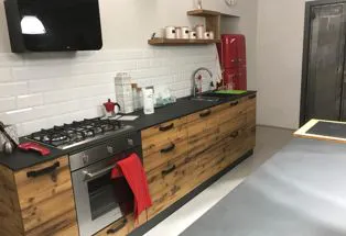 Dilemma mobili: laminati o laccati?