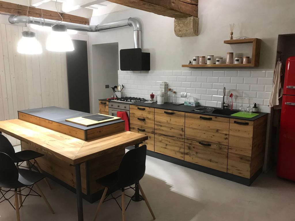 Tutti i materiali per il piano della cucina
