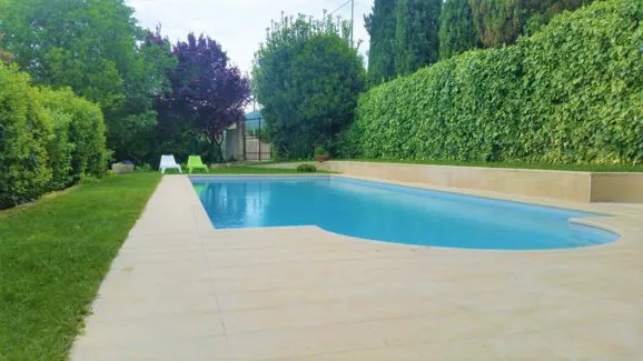 Come progettare il bordo piscina