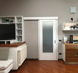 Realizzo mobile e sistemazione porta