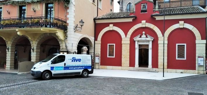 Opere di tinteggiatura e restauro facciate della chiesa SS. Trinità nel capoluogo Torri del Benaco